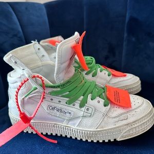 OFF WHITE SNEAKERS BARELY WORN